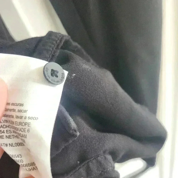 Calvin Klein Women's Airflow Utility Shirt Lightweight woven button-up shirt - Picture 7 of 7